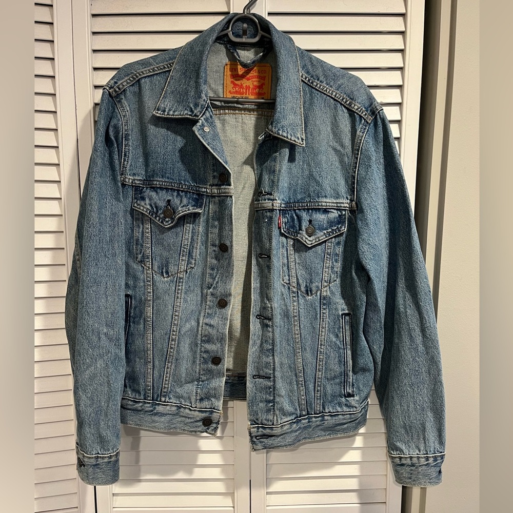 Levi’s Vintage Fit Trucker Denim Jacket